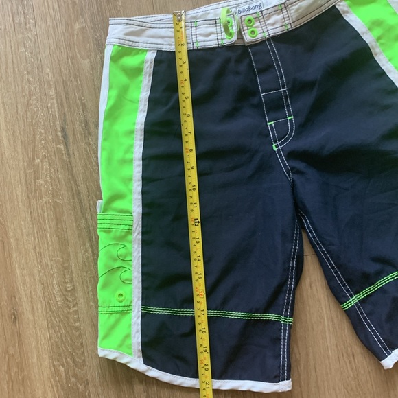 Billabong Board/Surf Shorts. Blue/Bright Green. Size 9. - Picture 7 of 7